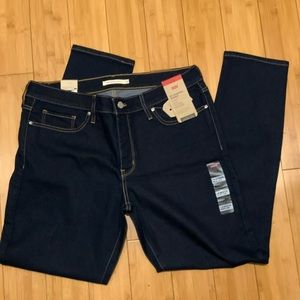 NWT Levi’s 32